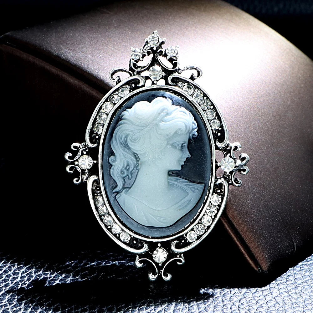 Baroque Cameo Brooch – Vintage Hollow Alloy Portrait Pin