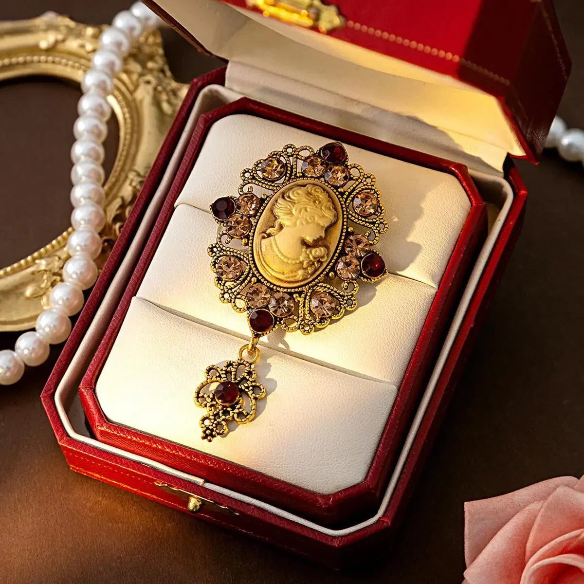 Baroque Cameo Brooch – Vintage Hollow Alloy Portrait Pin