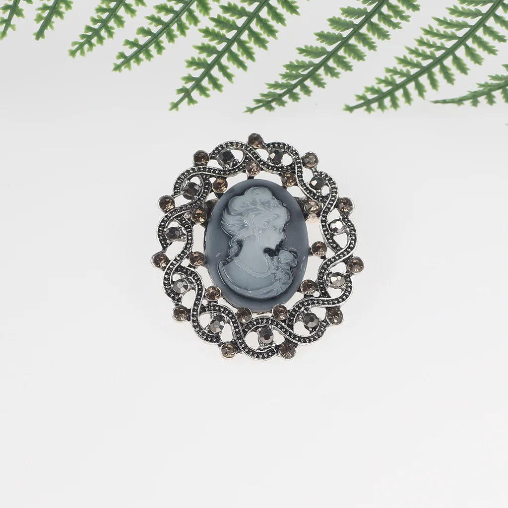 Baroque Cameo Brooch – Vintage Hollow Alloy Portrait Pin