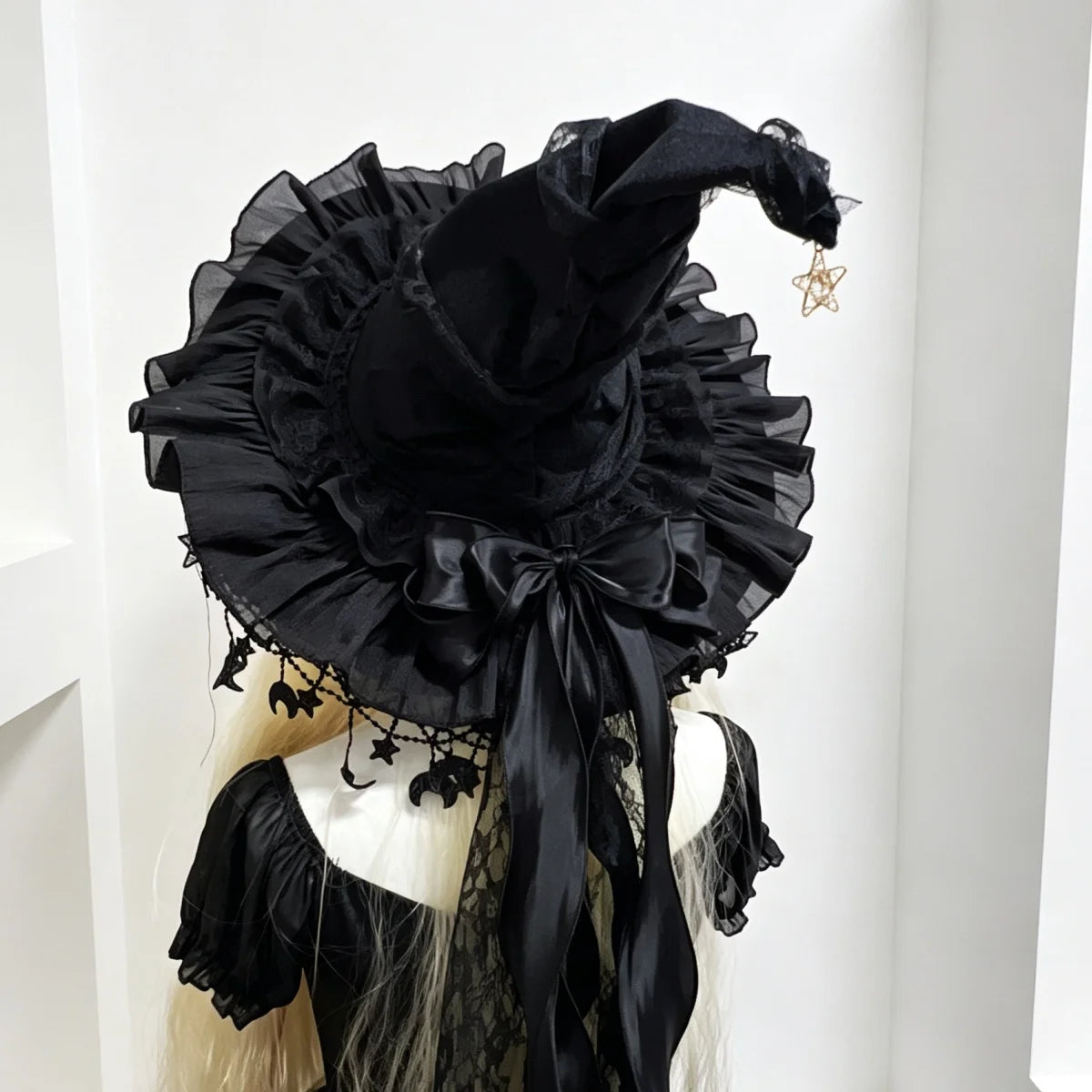 Gothic Lace Witch Hat – Velvet Brim with Lace Trim & Moon Pendant for Halloween & Costume Parties