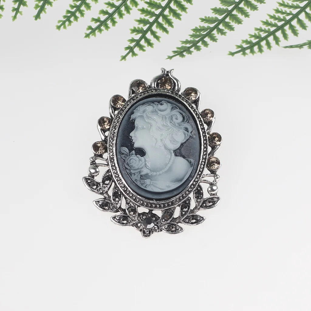 Baroque Cameo Brooch – Vintage Hollow Alloy Portrait Pin