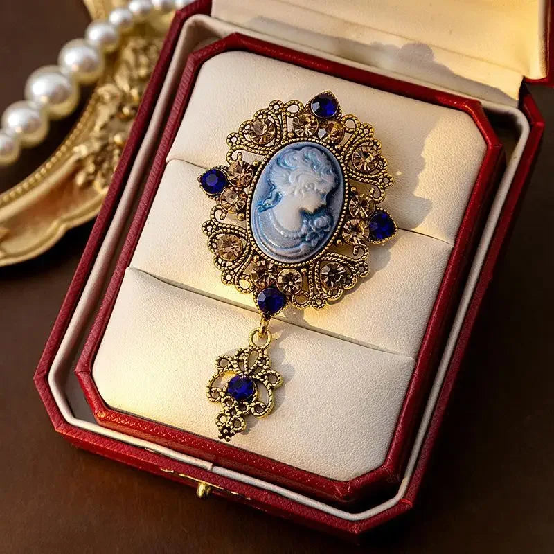 Baroque Cameo Brooch – Vintage Hollow Alloy Portrait Pin