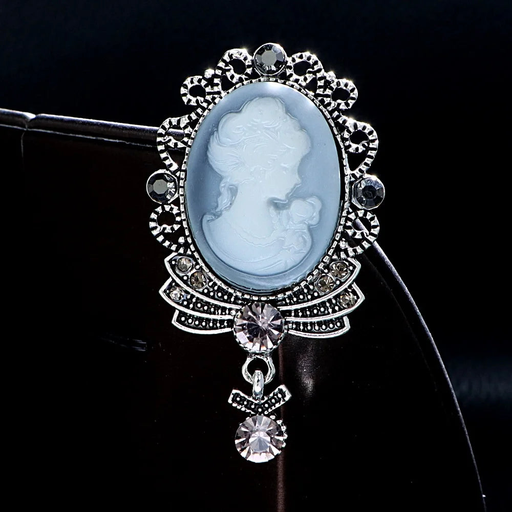 Baroque Cameo Brooch – Vintage Hollow Alloy Portrait Pin