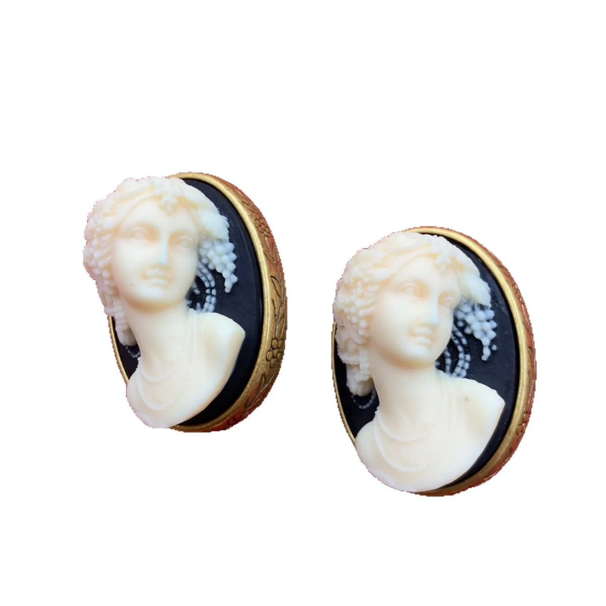 Victorian Cameo Clip-On Earrings | French Vintage Court Style Portrait Jewelry