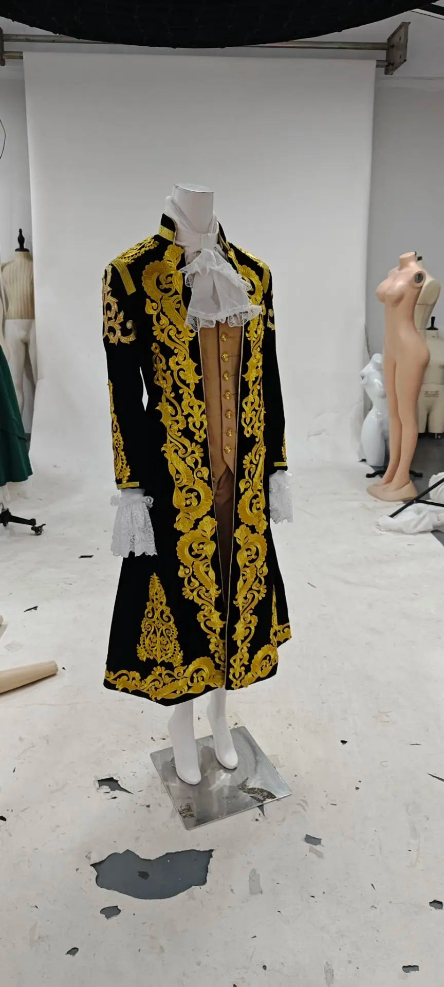 Victorian Aristocrat Gentleman Costume Set – 18th Century Rococo Baroque Tailcoat Suit