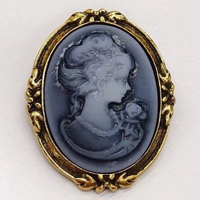 Baroque Cameo Brooch – Vintage Hollow Alloy Portrait Pin
